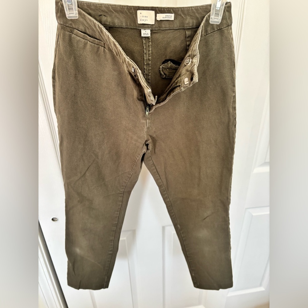 WOMENS • PANTS • 4 • A NEW DAY